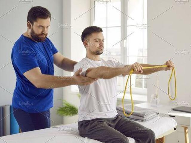 Best Physiotherapists At Your Door Step - 1/4